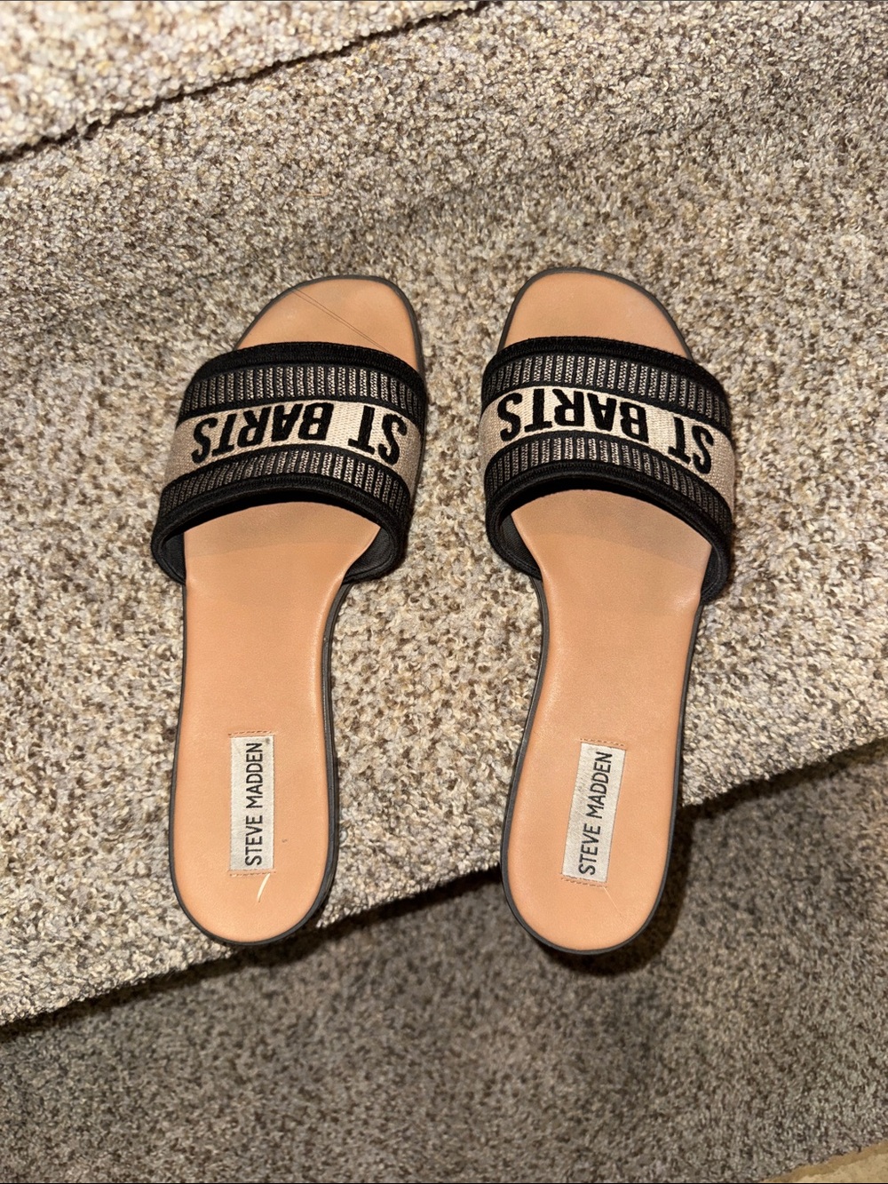 Steve Madden Black and Tan Slide Sandals with Logo Strap